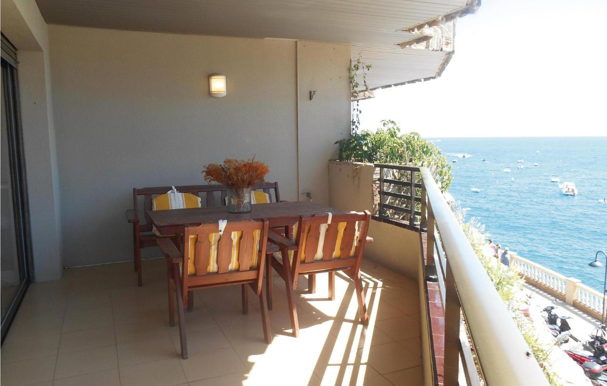 3 Bedroom Gorgeous Apartment In Tossa De Mar Bagian luar foto