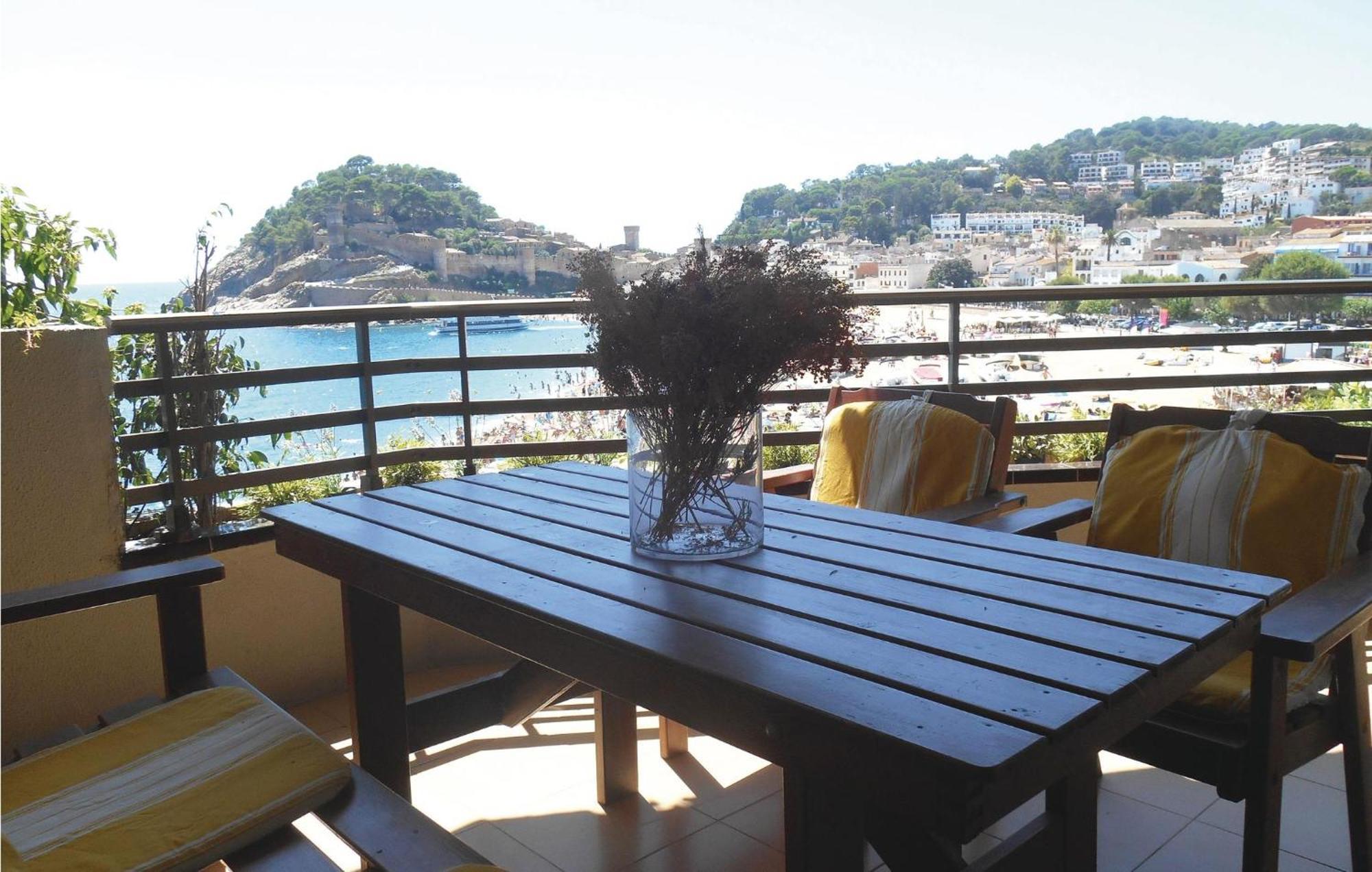 3 Bedroom Gorgeous Apartment In Tossa De Mar Bagian luar foto
